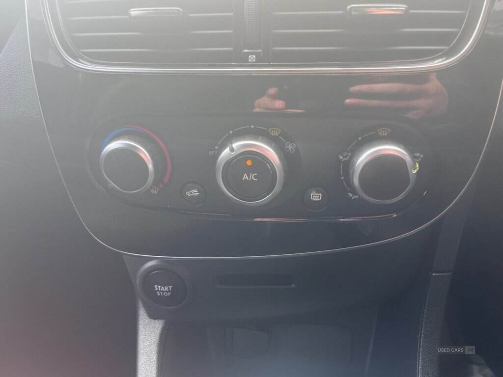Jan 2019 Renault Clio 0.9 TCE 75 Play 5dr