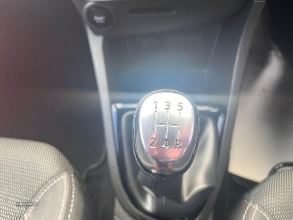 Jan 2019 Renault Clio 0.9 TCE 75 Play 5dr