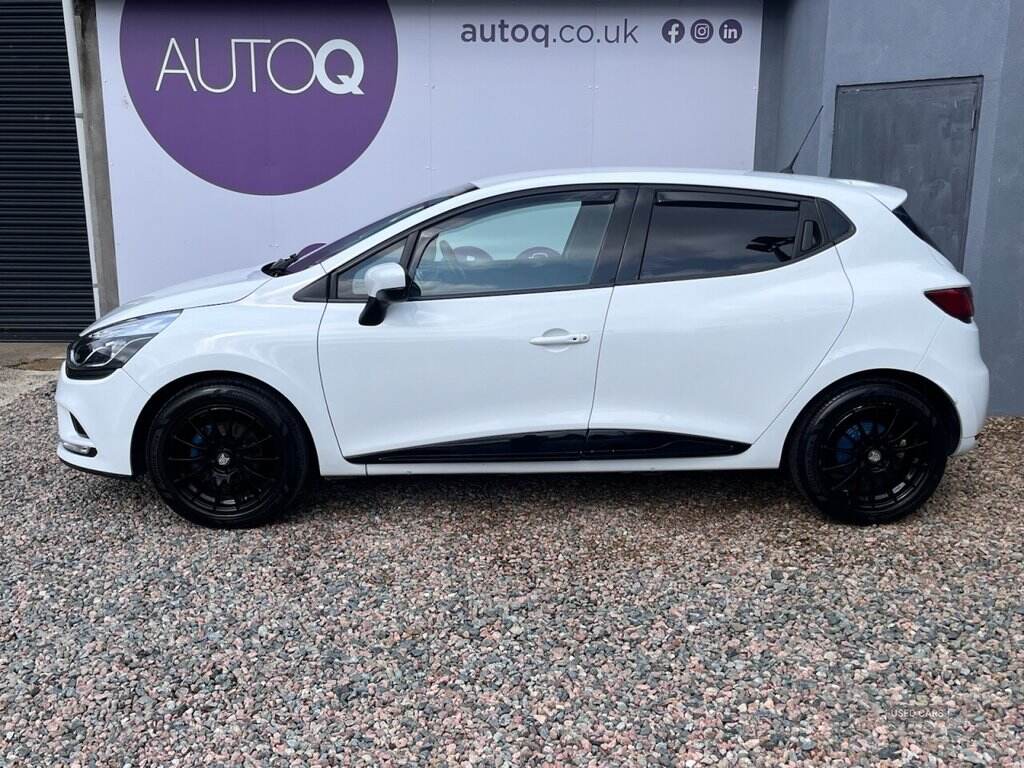 Jan 2019 Renault Clio 0.9 TCE 75 Play 5dr