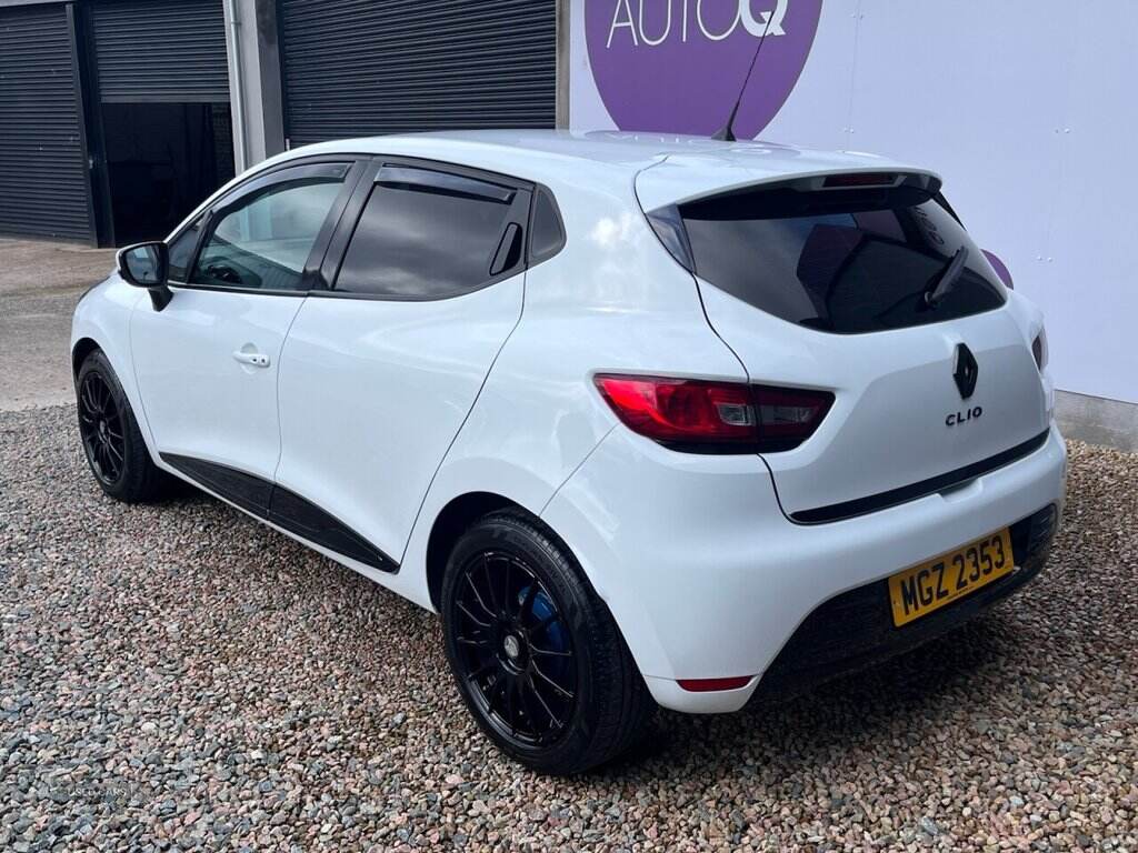 Jan 2019 Renault Clio 0.9 TCE 75 Play 5dr