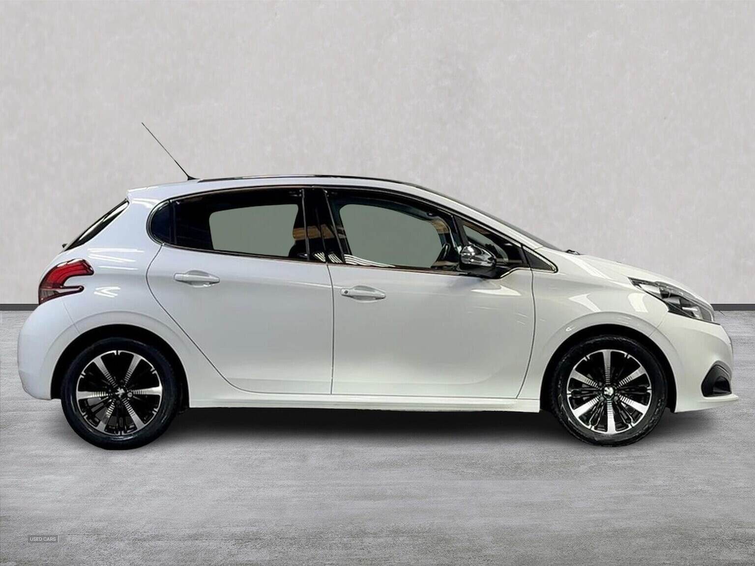 Jul 2018 Peugeot 208 1.2 Puretech Allure Premium 5Dr [Start Stop]