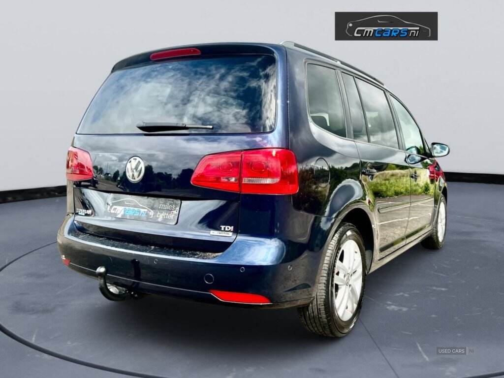 May 2015 Volkswagen Touran 1.6 TDI 105 BlueMotion Tech SE 5dr