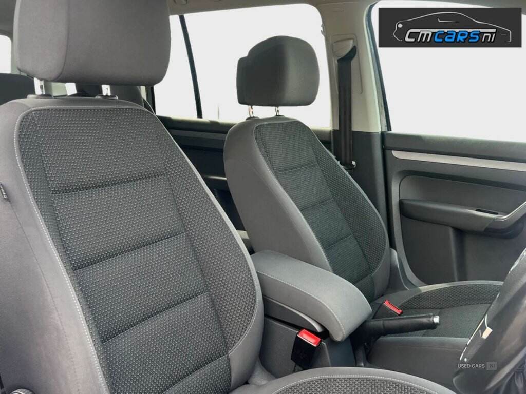 May 2015 Volkswagen Touran 1.6 TDI 105 BlueMotion Tech SE 5dr