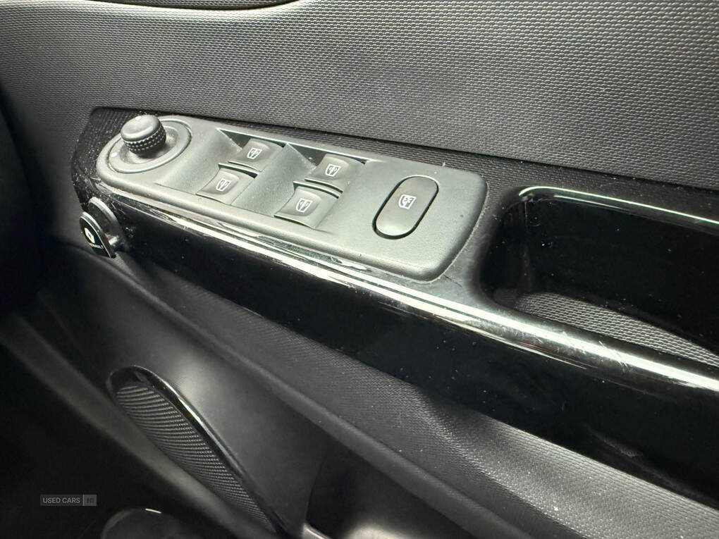 Jun 2014 Renault Captur 1.5 dCi 90 Dynamique MediaNav Energy 5dr