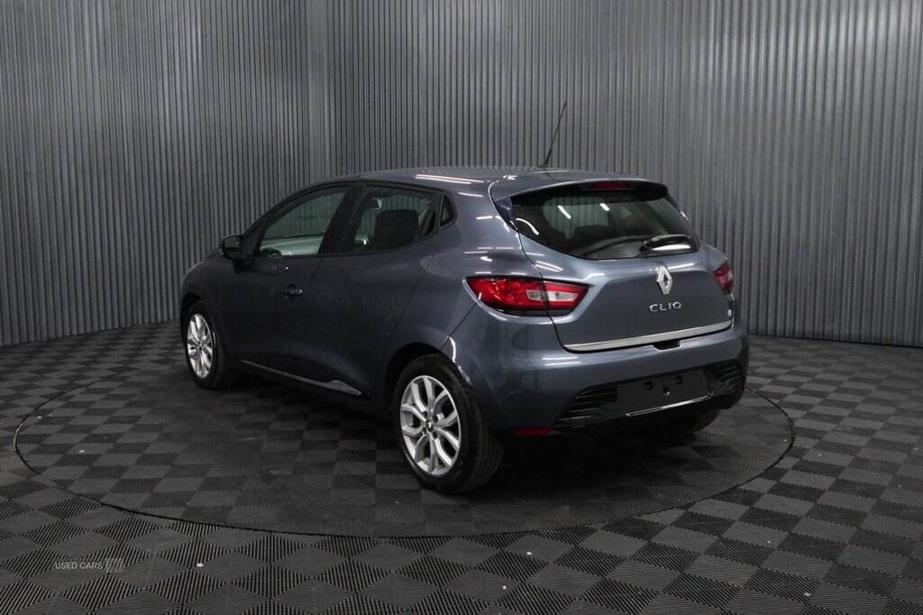 Aug 2017 Renault Clio 1.2 16V Dynamique Nav 5dr