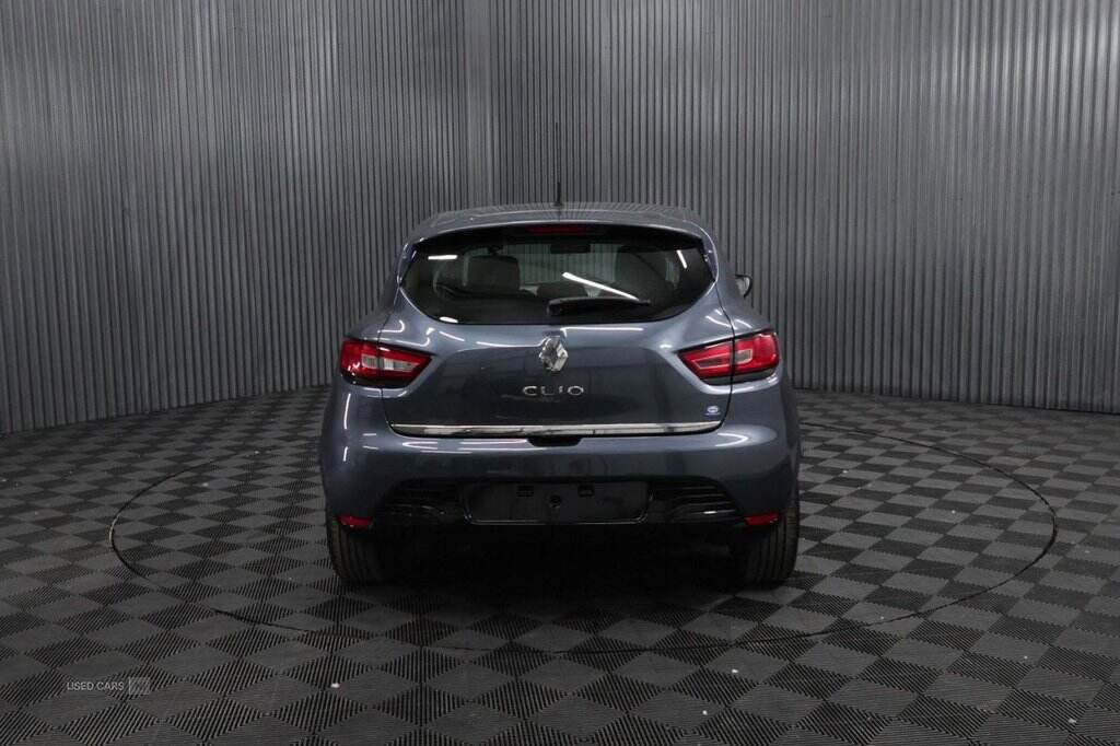 Aug 2017 Renault Clio 1.2 16V Dynamique Nav 5dr