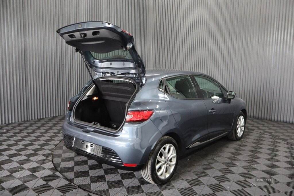 Aug 2017 Renault Clio 1.2 16V Dynamique Nav 5dr
