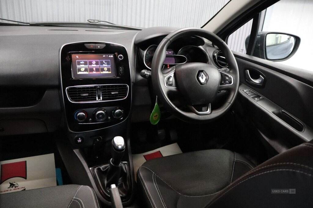 Aug 2017 Renault Clio 1.2 16V Dynamique Nav 5dr