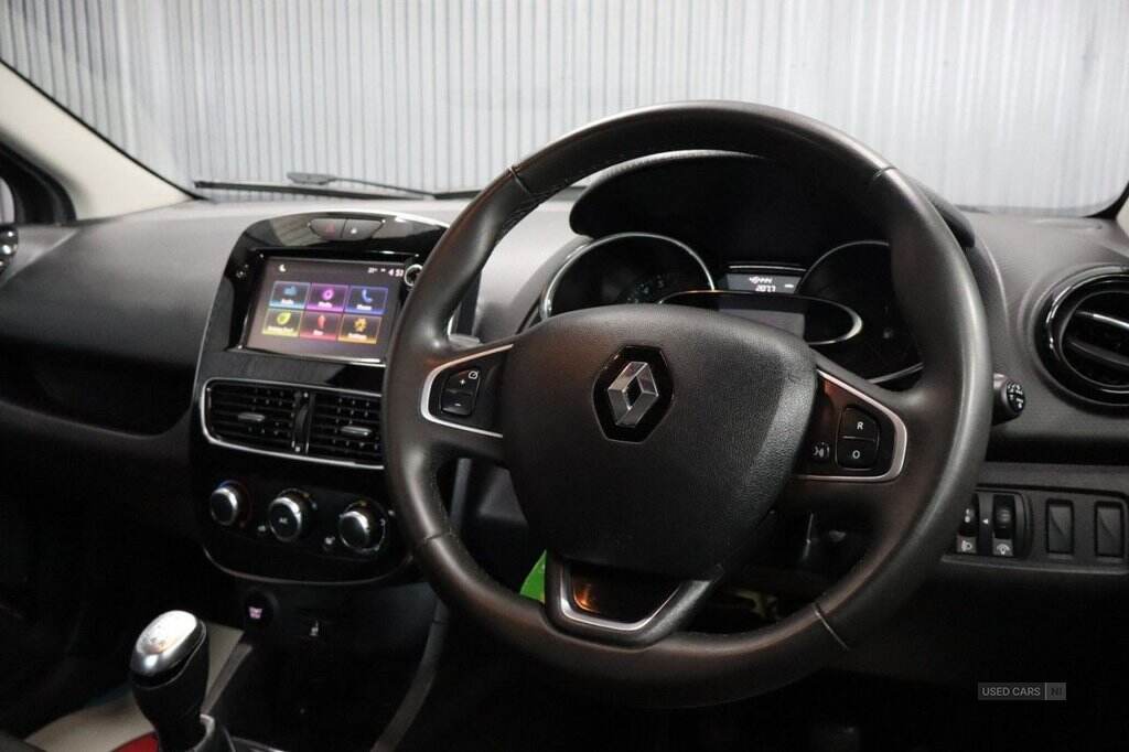 Aug 2017 Renault Clio 1.2 16V Dynamique Nav 5dr