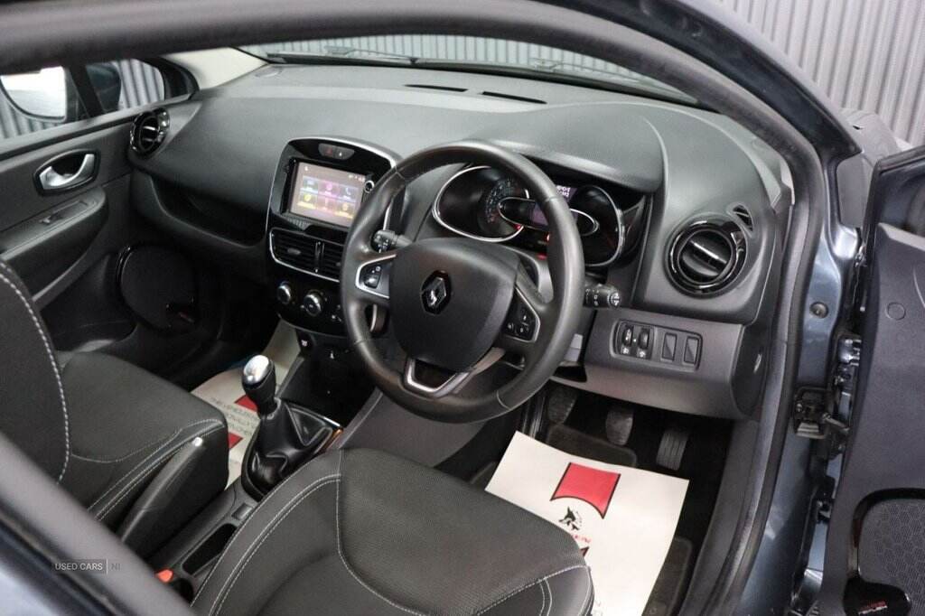 Aug 2017 Renault Clio 1.2 16V Dynamique Nav 5dr