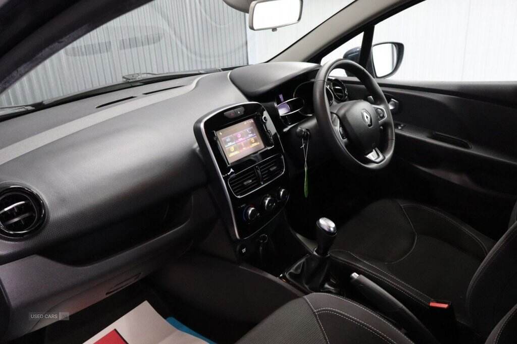 Aug 2017 Renault Clio 1.2 16V Dynamique Nav 5dr