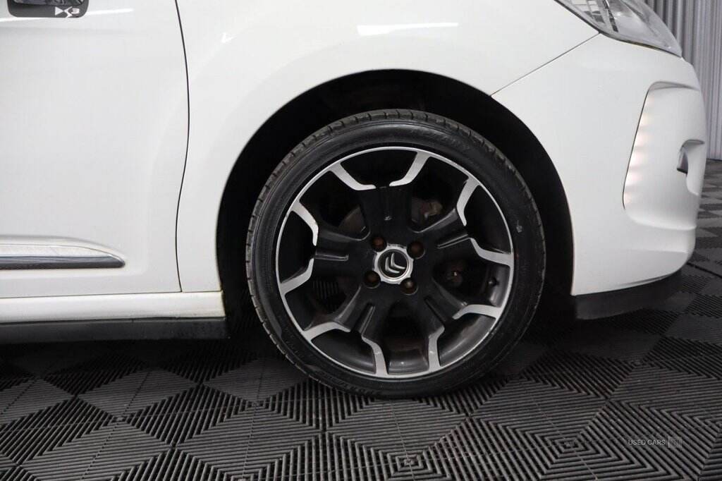 Jan 2015 Citroen DS3 1.6 BlueHDi DSire 3dr