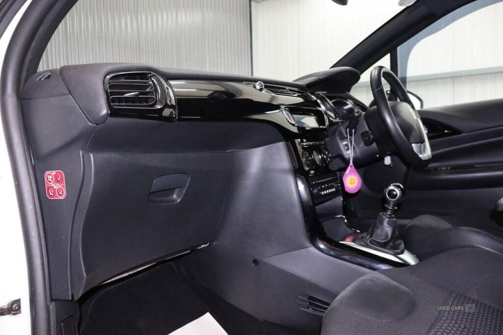 Jan 2015 Citroen DS3 1.6 BlueHDi DSire 3dr