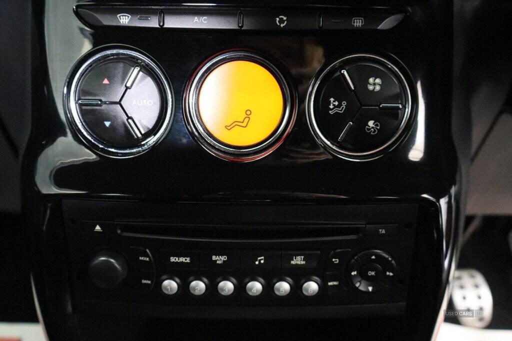 Jan 2015 Citroen DS3 1.6 BlueHDi DSire 3dr