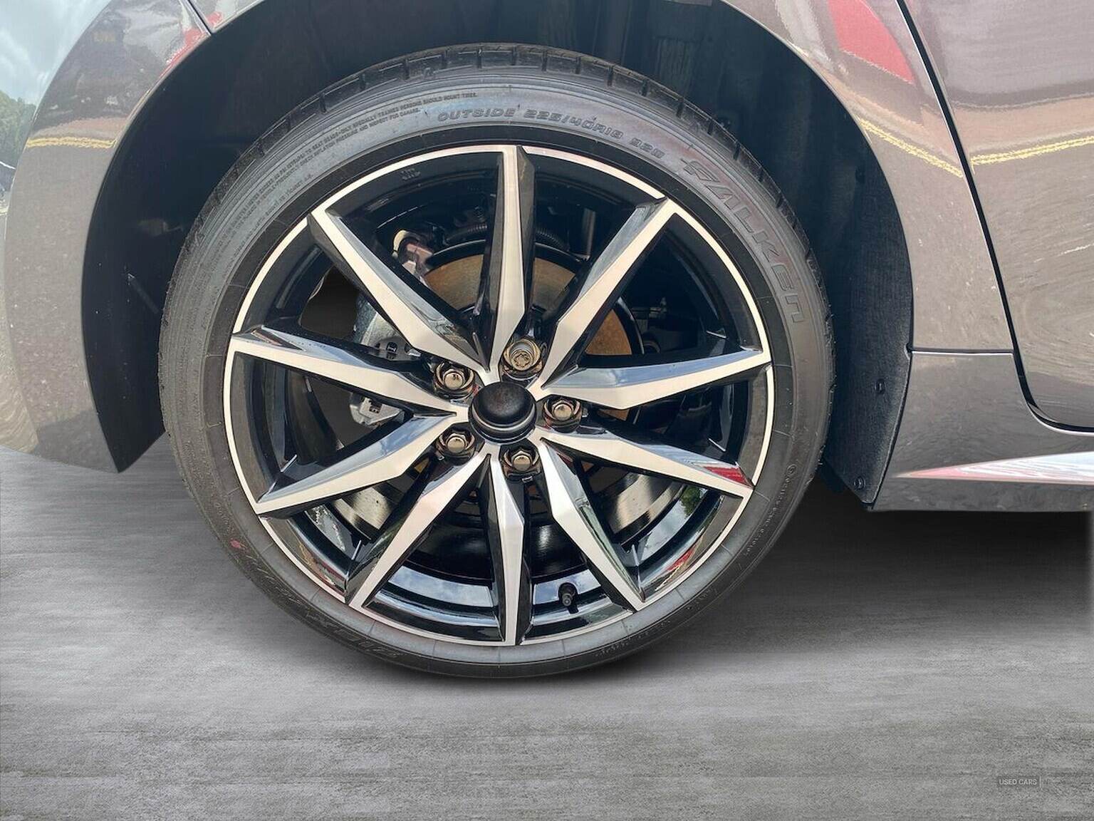  2025 Toyota Corolla 1.8 Hybrid Gr Sport 5Dr Cvt [Bi-Tone]