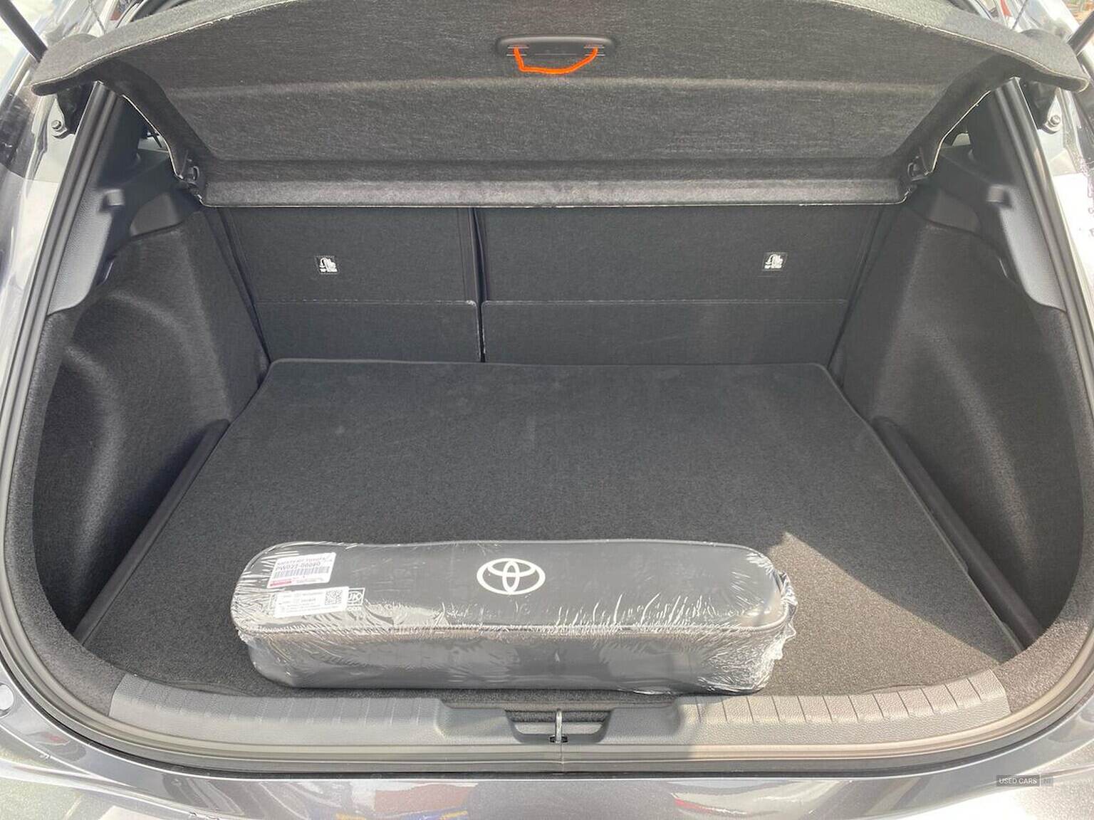  2025 Toyota Corolla 1.8 Hybrid Gr Sport 5Dr Cvt [Bi-Tone]