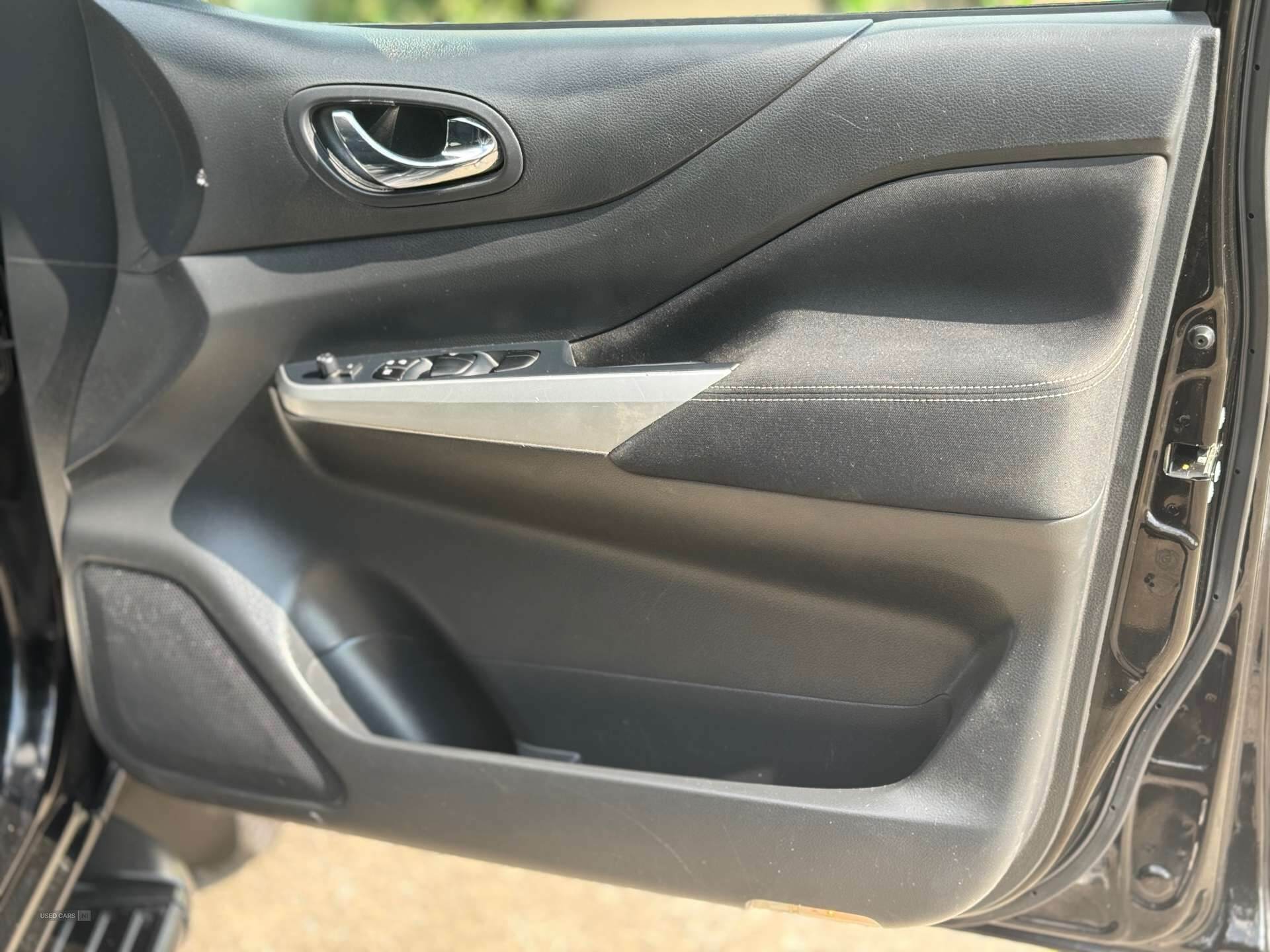 Nov 2019 Nissan Navara DoubleCab PickUp N-Connecta 2.3dCi 190 TT 4WD Auto