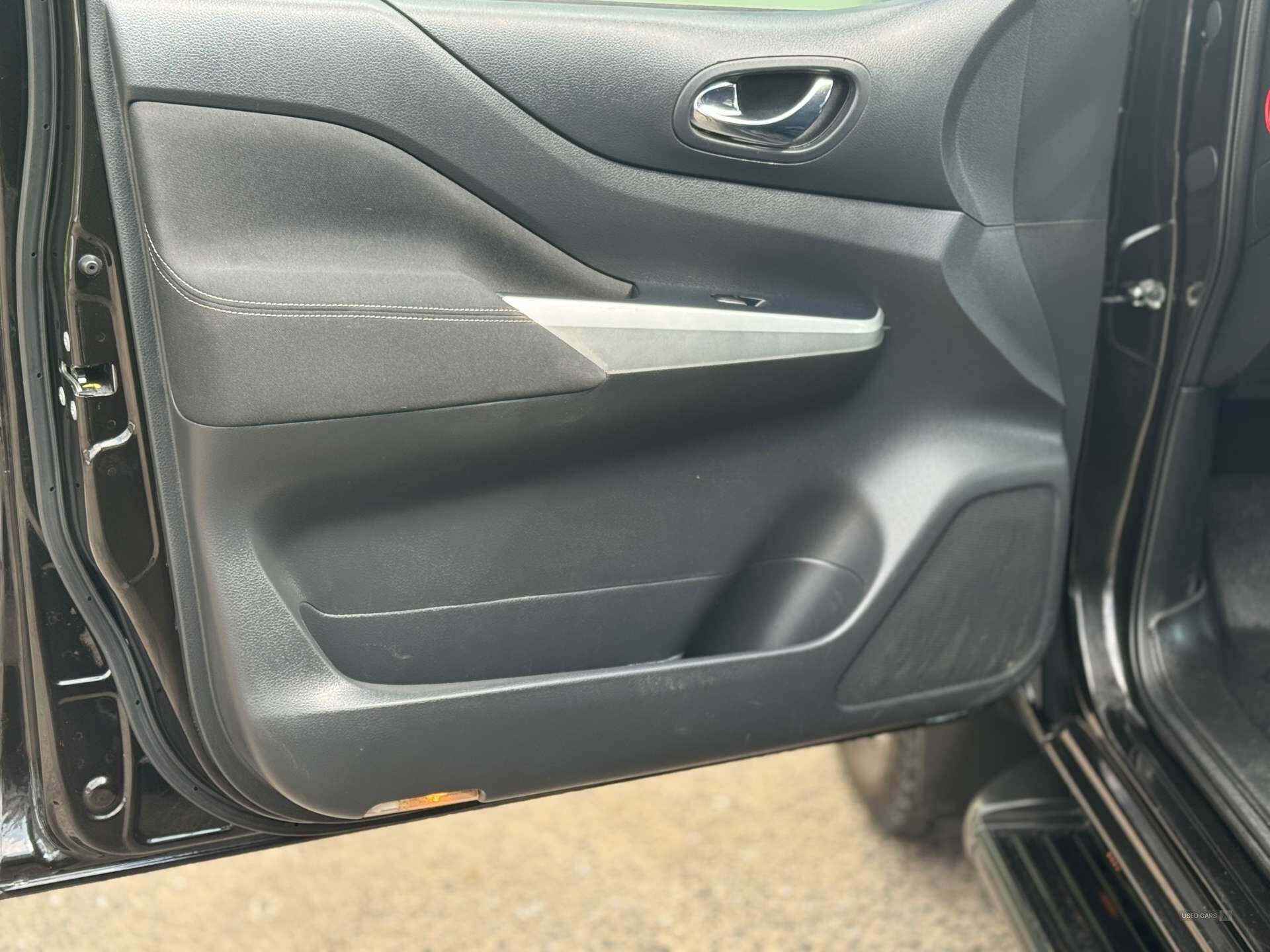 Nov 2019 Nissan Navara DoubleCab PickUp N-Connecta 2.3dCi 190 TT 4WD Auto