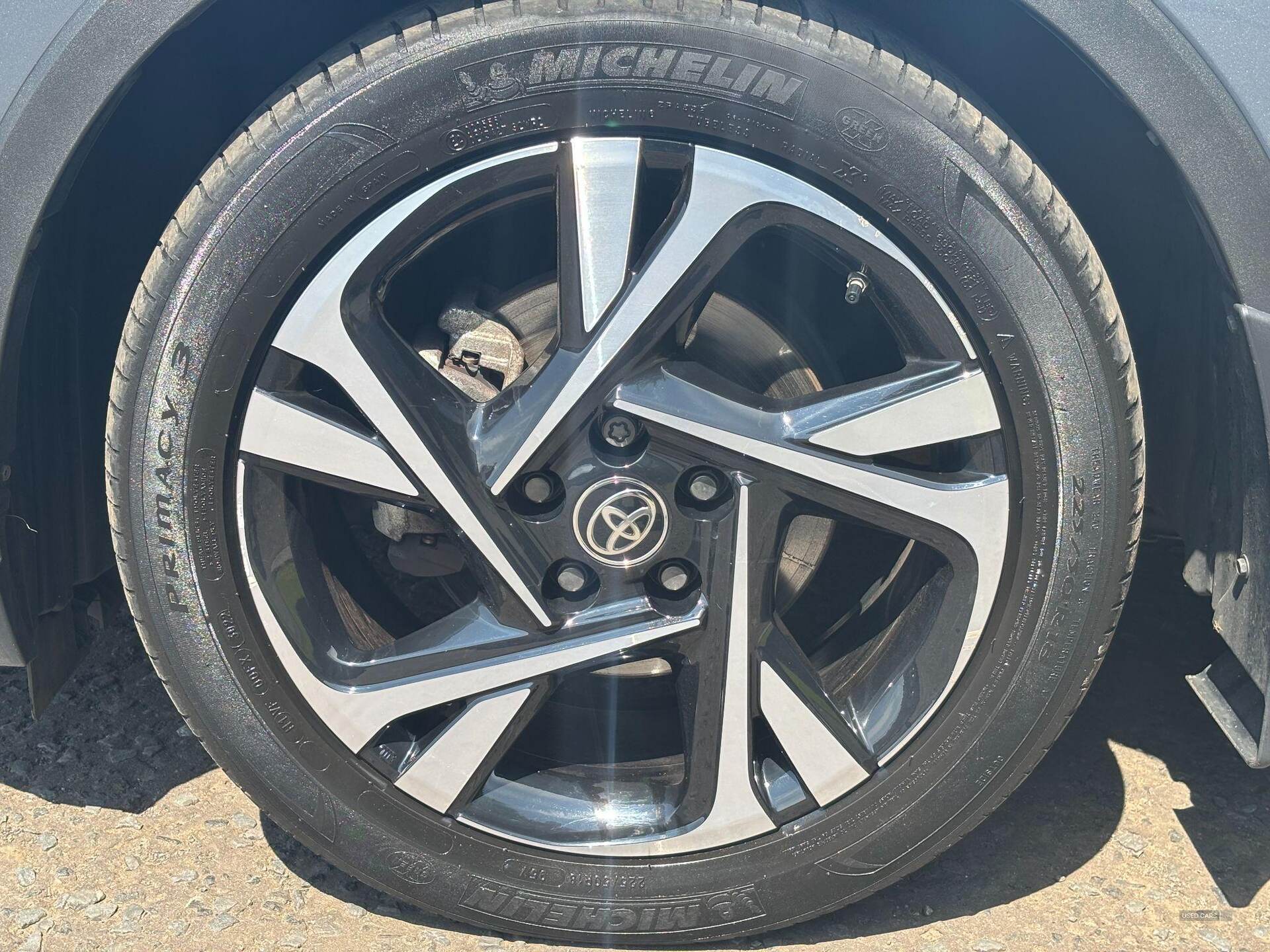 Oct 2022 Toyota C-HR 1.8 Hybrid Design 5dr CVT