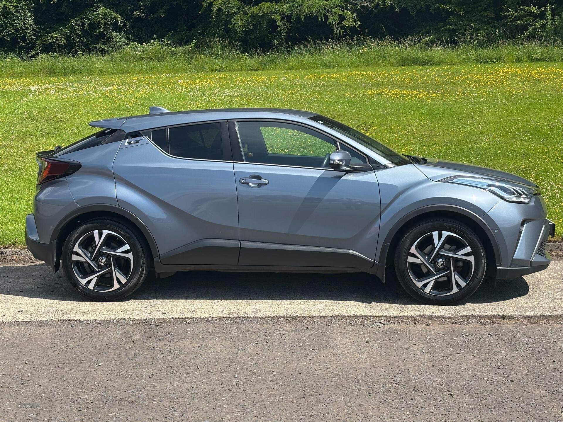 Oct 2022 Toyota C-HR 1.8 Hybrid Design 5dr CVT