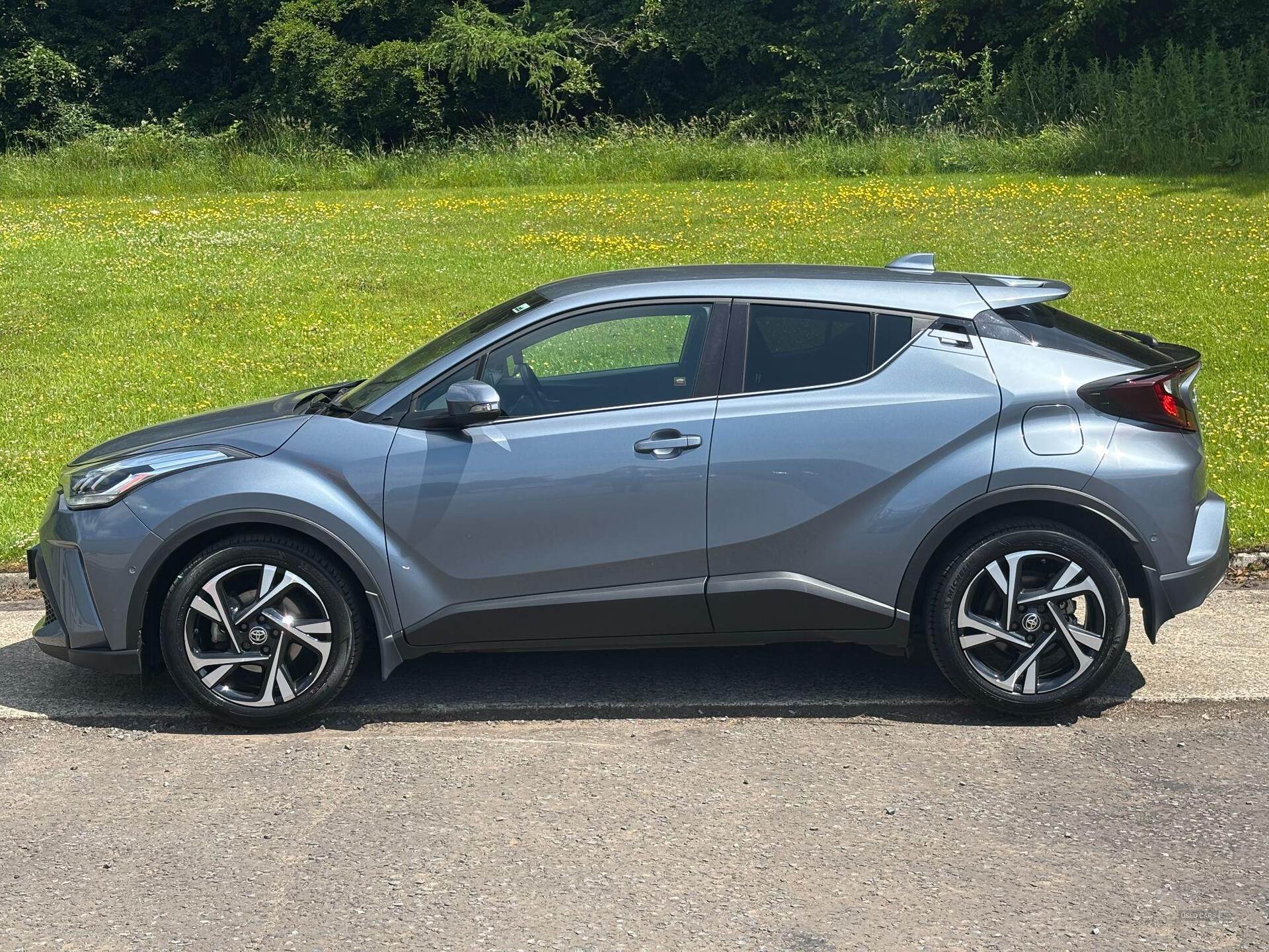 Oct 2022 Toyota C-HR 1.8 Hybrid Design 5dr CVT