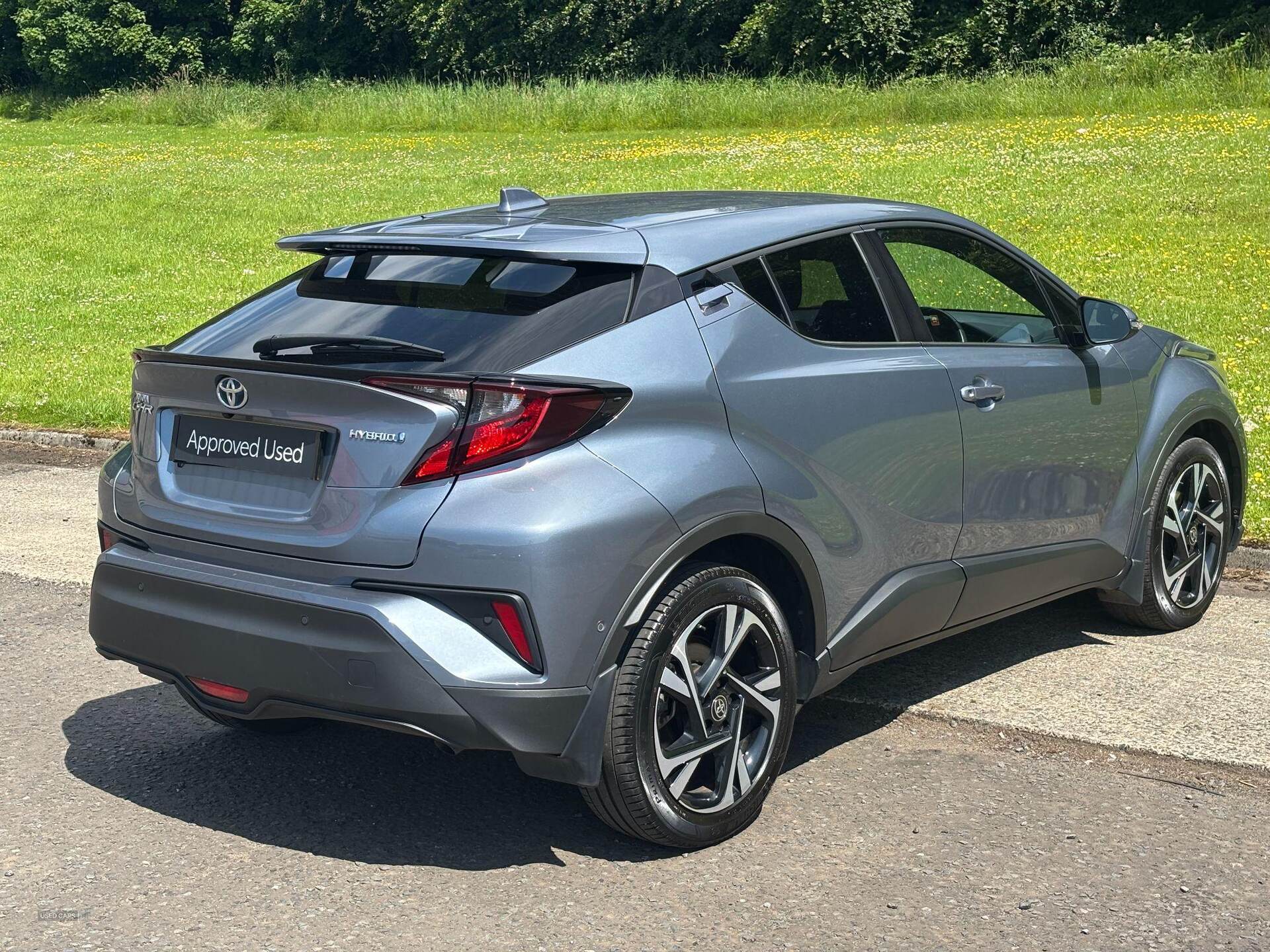 Oct 2022 Toyota C-HR 1.8 Hybrid Design 5dr CVT