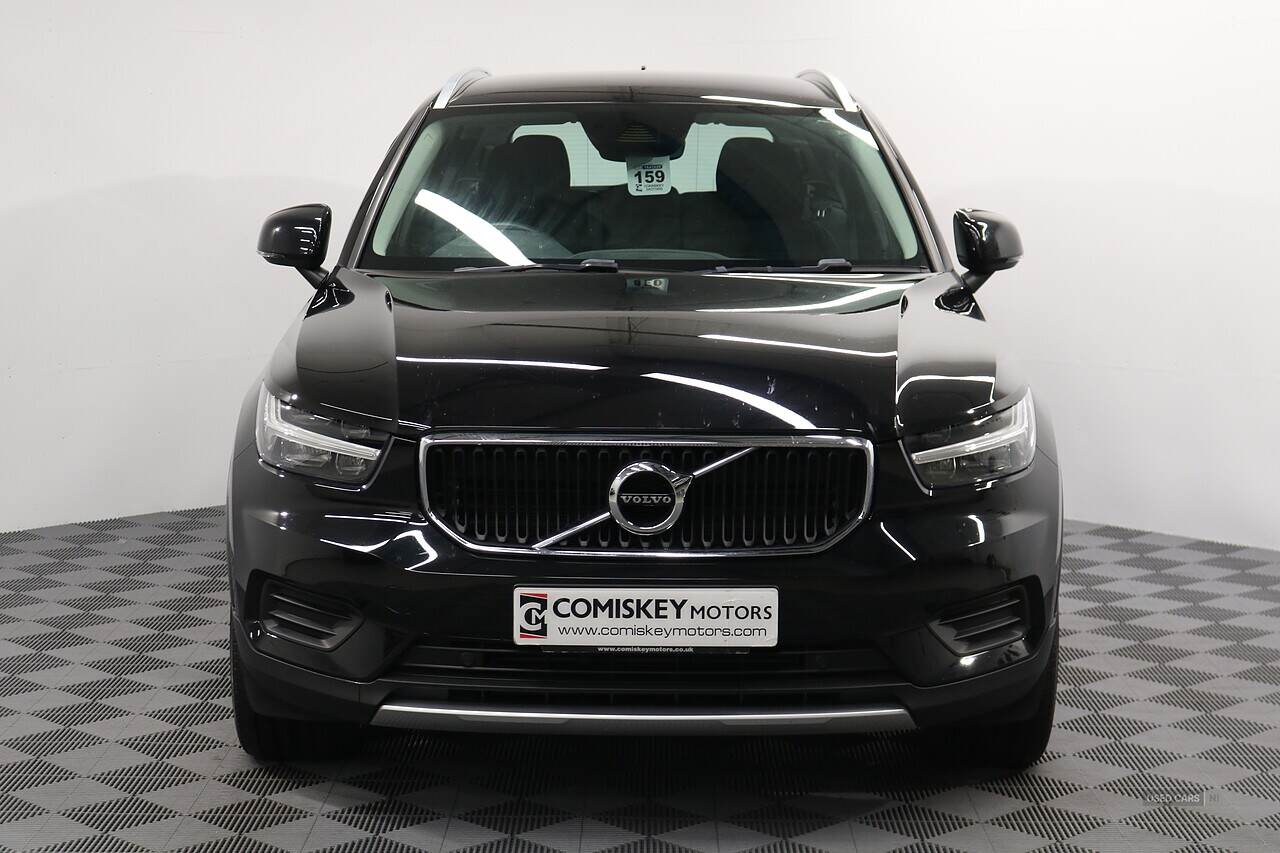 Nov 2020 Volvo XC40 1.5 T3 [163] Momentum 5dr