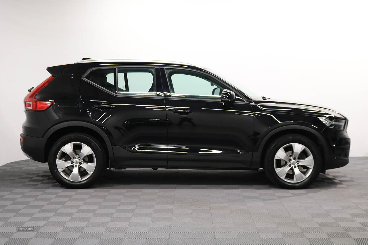 Nov 2020 Volvo XC40 1.5 T3 [163] Momentum 5dr