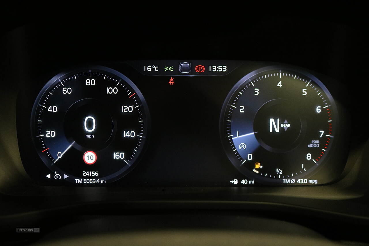Nov 2020 Volvo XC40 1.5 T3 [163] Momentum 5dr