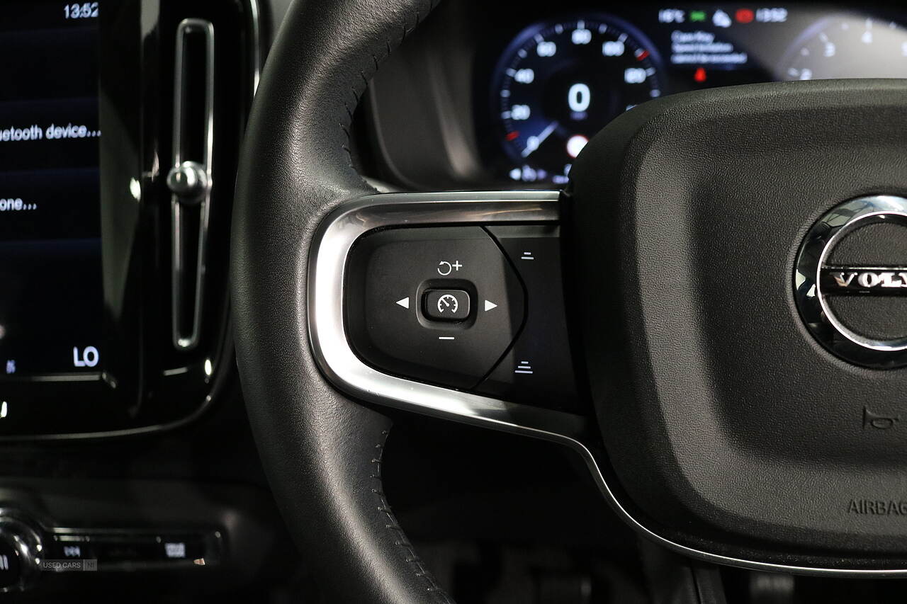 Nov 2020 Volvo XC40 1.5 T3 [163] Momentum 5dr