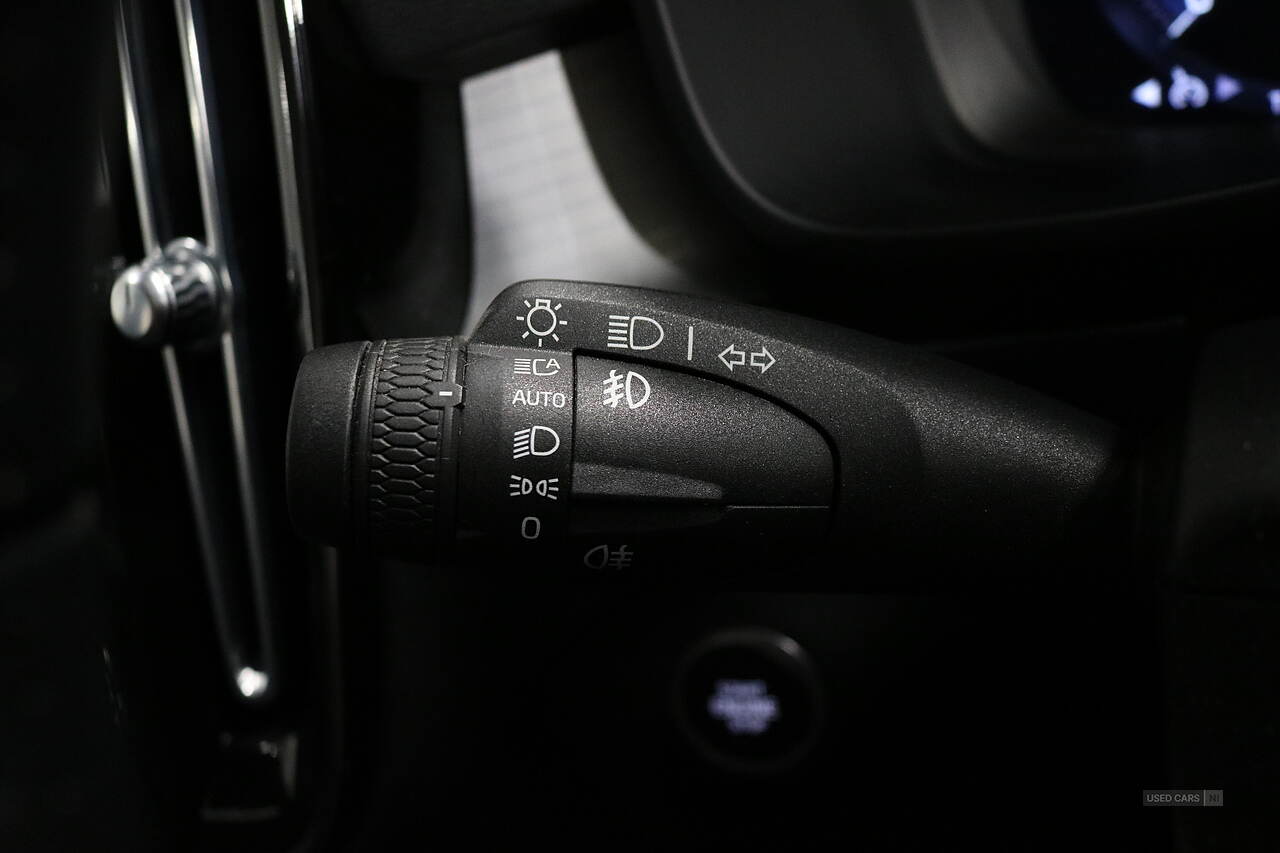 Nov 2020 Volvo XC40 1.5 T3 [163] Momentum 5dr