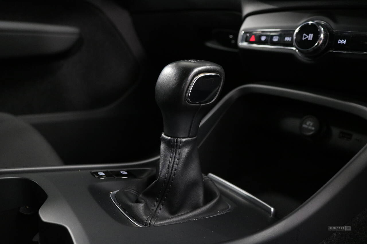 Nov 2020 Volvo XC40 1.5 T3 [163] Momentum 5dr