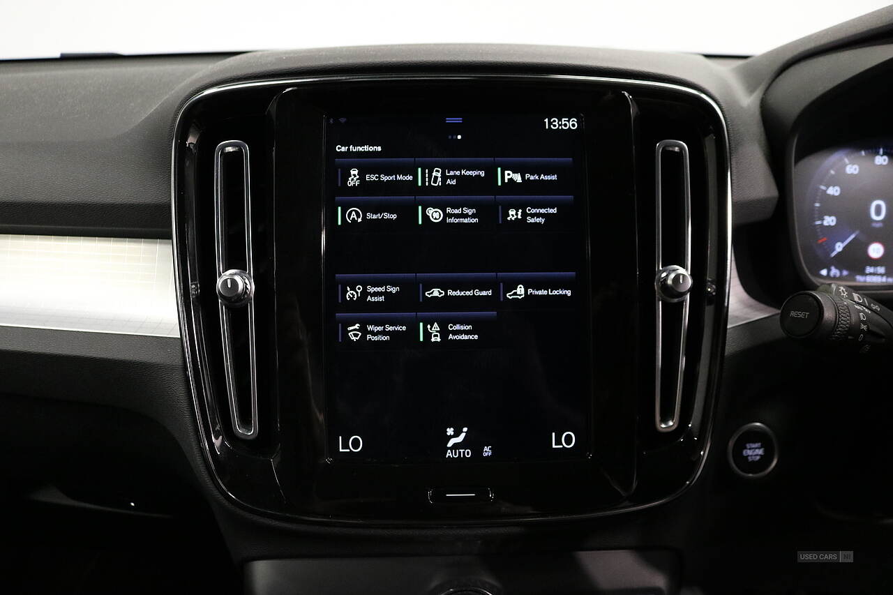 Nov 2020 Volvo XC40 1.5 T3 [163] Momentum 5dr