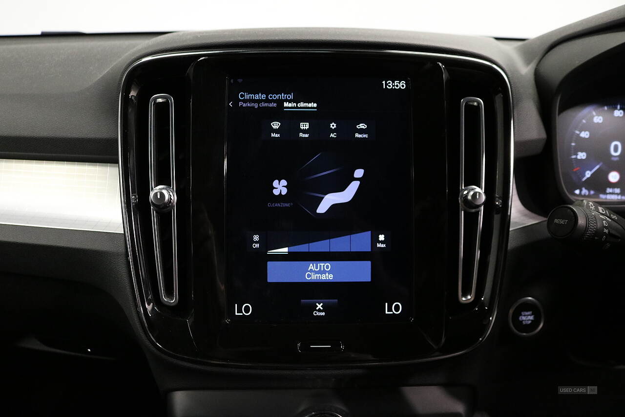 Nov 2020 Volvo XC40 1.5 T3 [163] Momentum 5dr