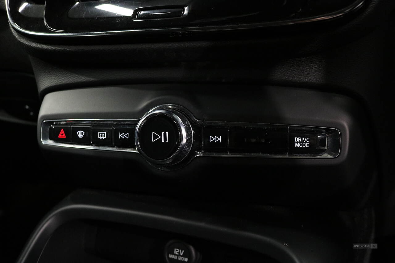Nov 2020 Volvo XC40 1.5 T3 [163] Momentum 5dr