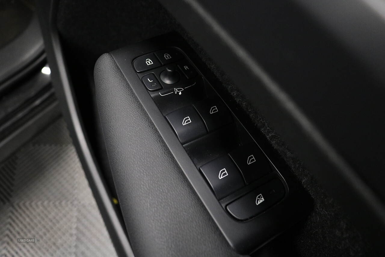 Nov 2020 Volvo XC40 1.5 T3 [163] Momentum 5dr
