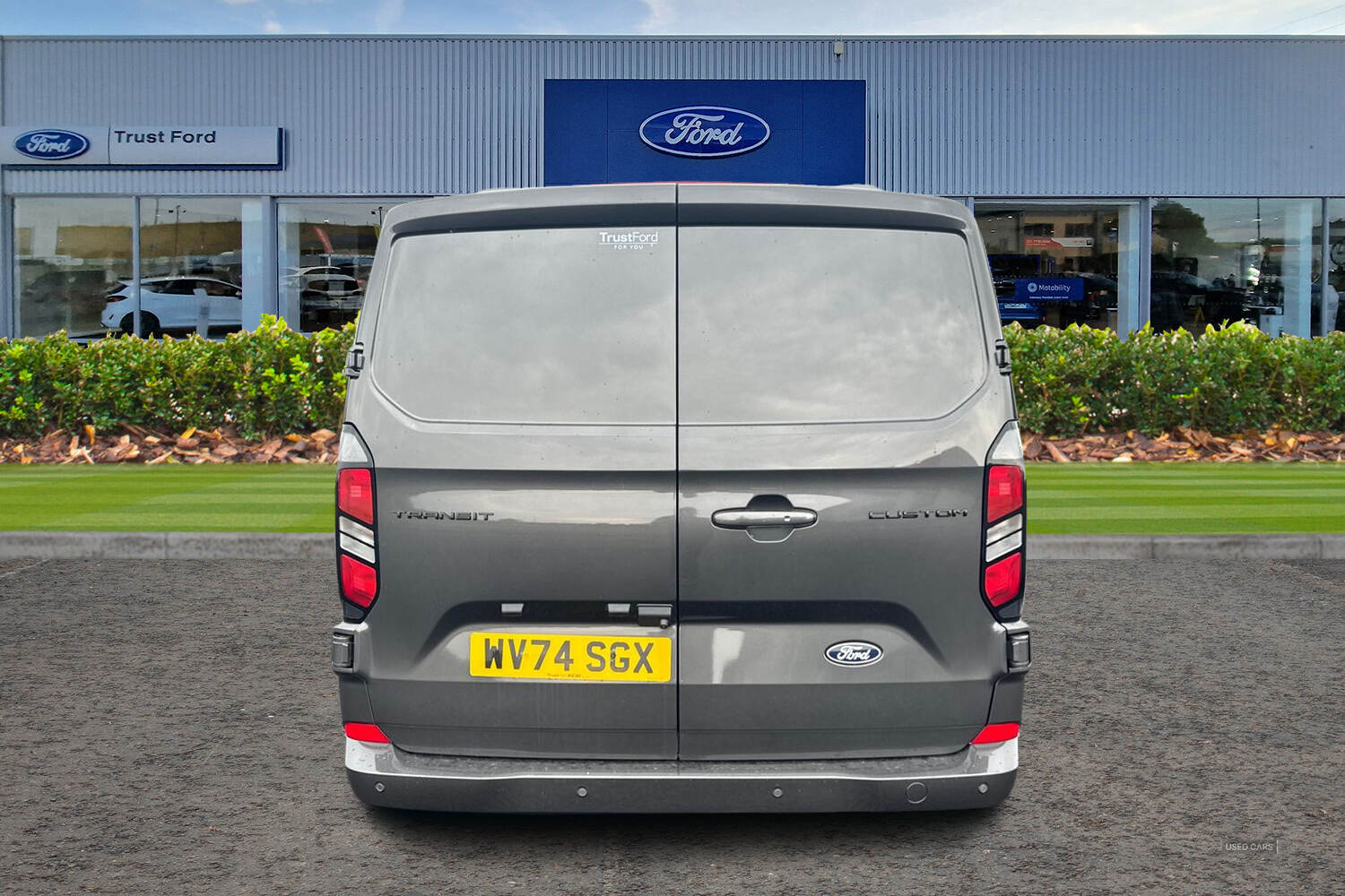 Sep 2024 Ford Transit Custom 2.0 EcoBlue 136ps H1 Van Limited Auto