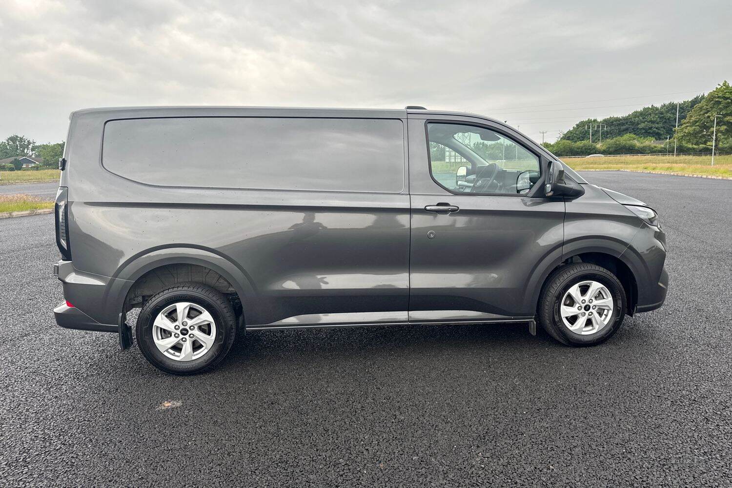 Sep 2024 Ford Transit Custom 2.0 EcoBlue 136ps H1 Van Limited Auto