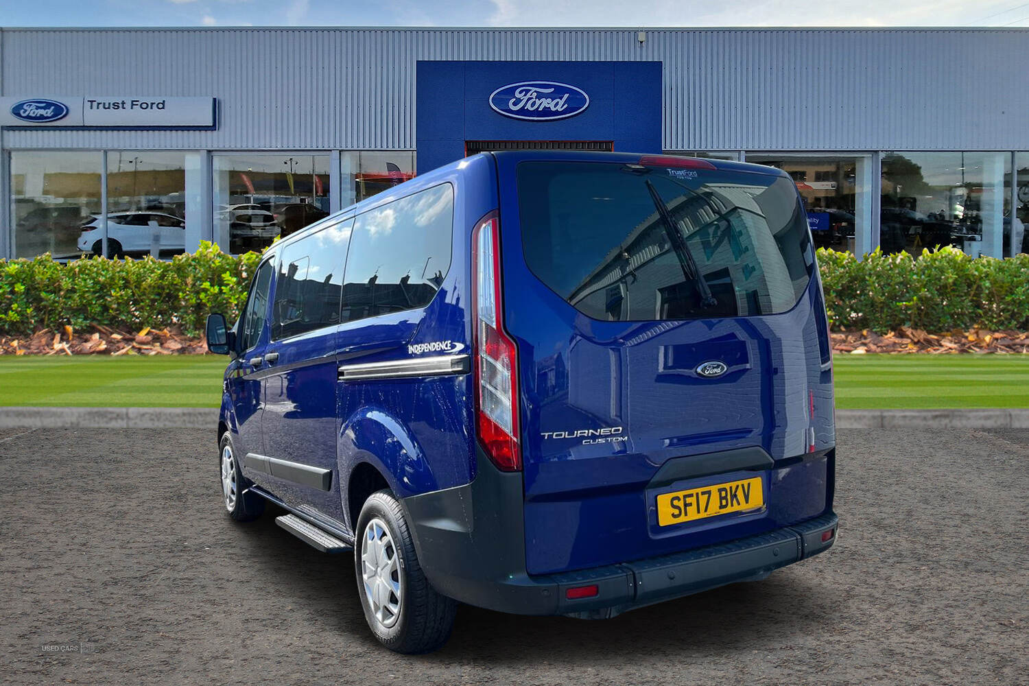 Mar 2017 Ford Tourneo Custom 2.0 TDCi 105ps Low Roof 8 Seater Zetec