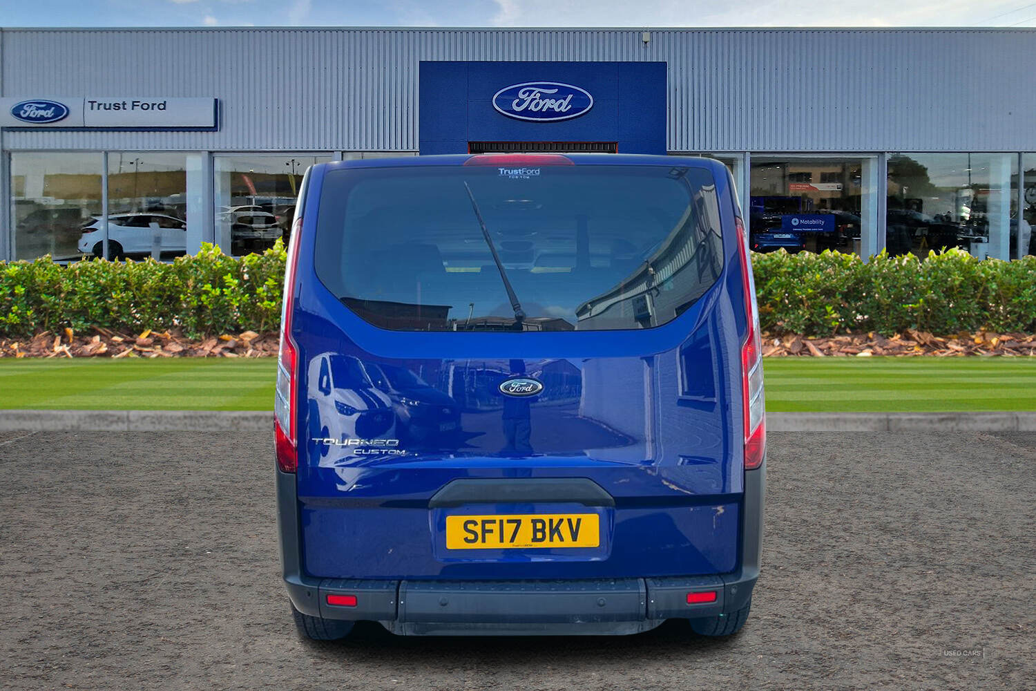 Mar 2017 Ford Tourneo Custom 2.0 TDCi 105ps Low Roof 8 Seater Zetec