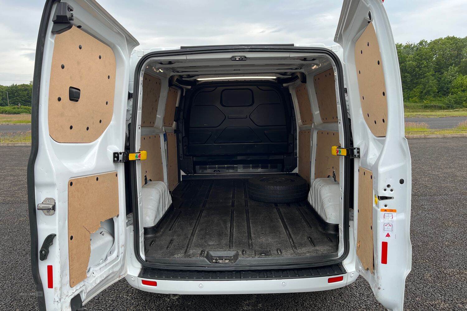 Sep 2022 Ford Transit Custom 2.0 EcoBlue 170ps Low Roof Limited Van Auto