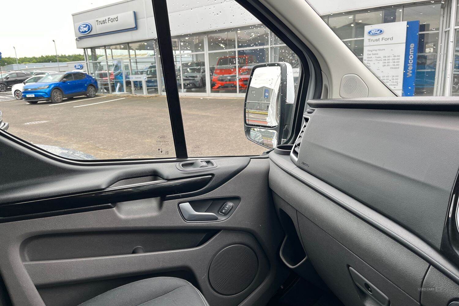 Sep 2022 Ford Transit Custom 2.0 EcoBlue 170ps Low Roof Limited Van Auto