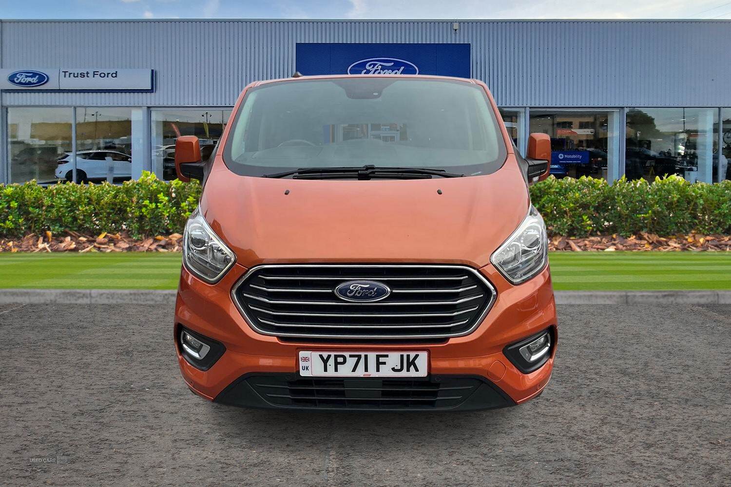 Oct 2021 Ford Tourneo Custom 2.0 EcoBlue 130ps L/R 8 Seater Titanium Auto