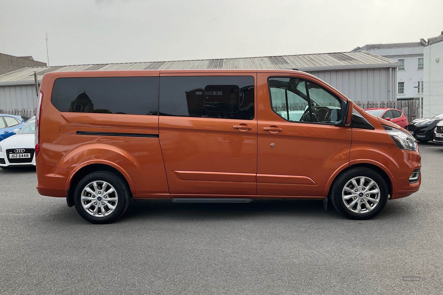 Oct 2021 Ford Tourneo Custom 2.0 EcoBlue 130ps L/R 8 Seater Titanium Auto