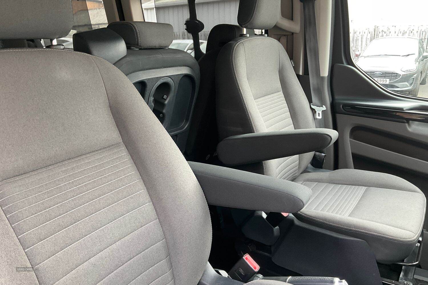 Oct 2021 Ford Tourneo Custom 2.0 EcoBlue 130ps L/R 8 Seater Titanium Auto