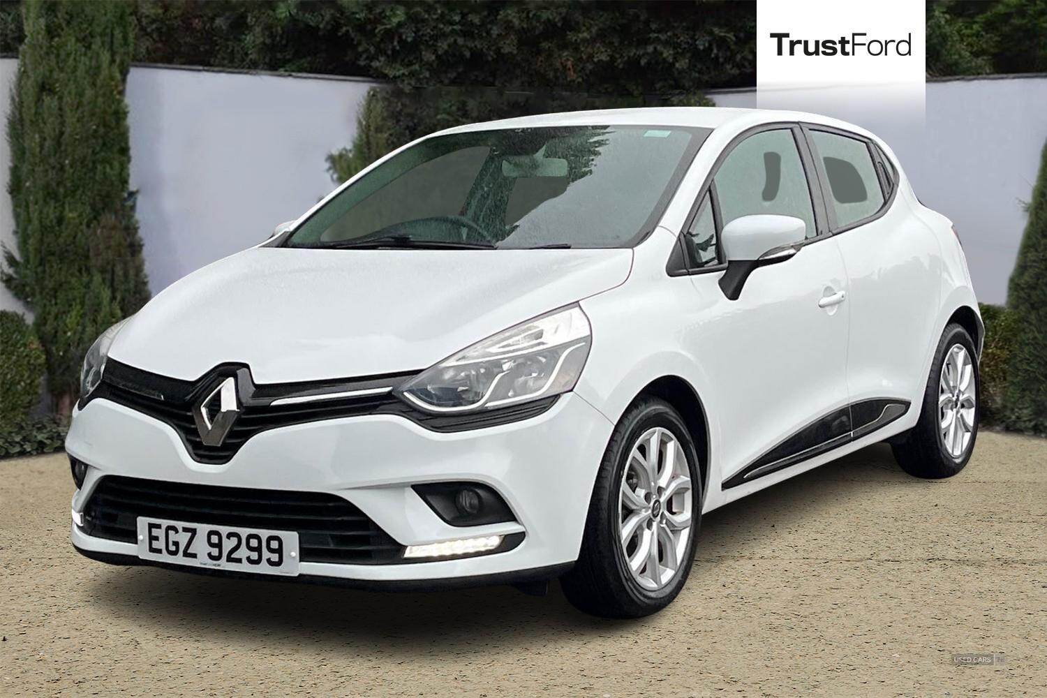 Jan 2017 Renault Clio 1.2 16V Dynamique Nav 5dr