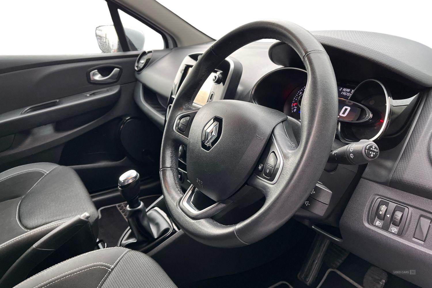 Jan 2017 Renault Clio 1.2 16V Dynamique Nav 5dr