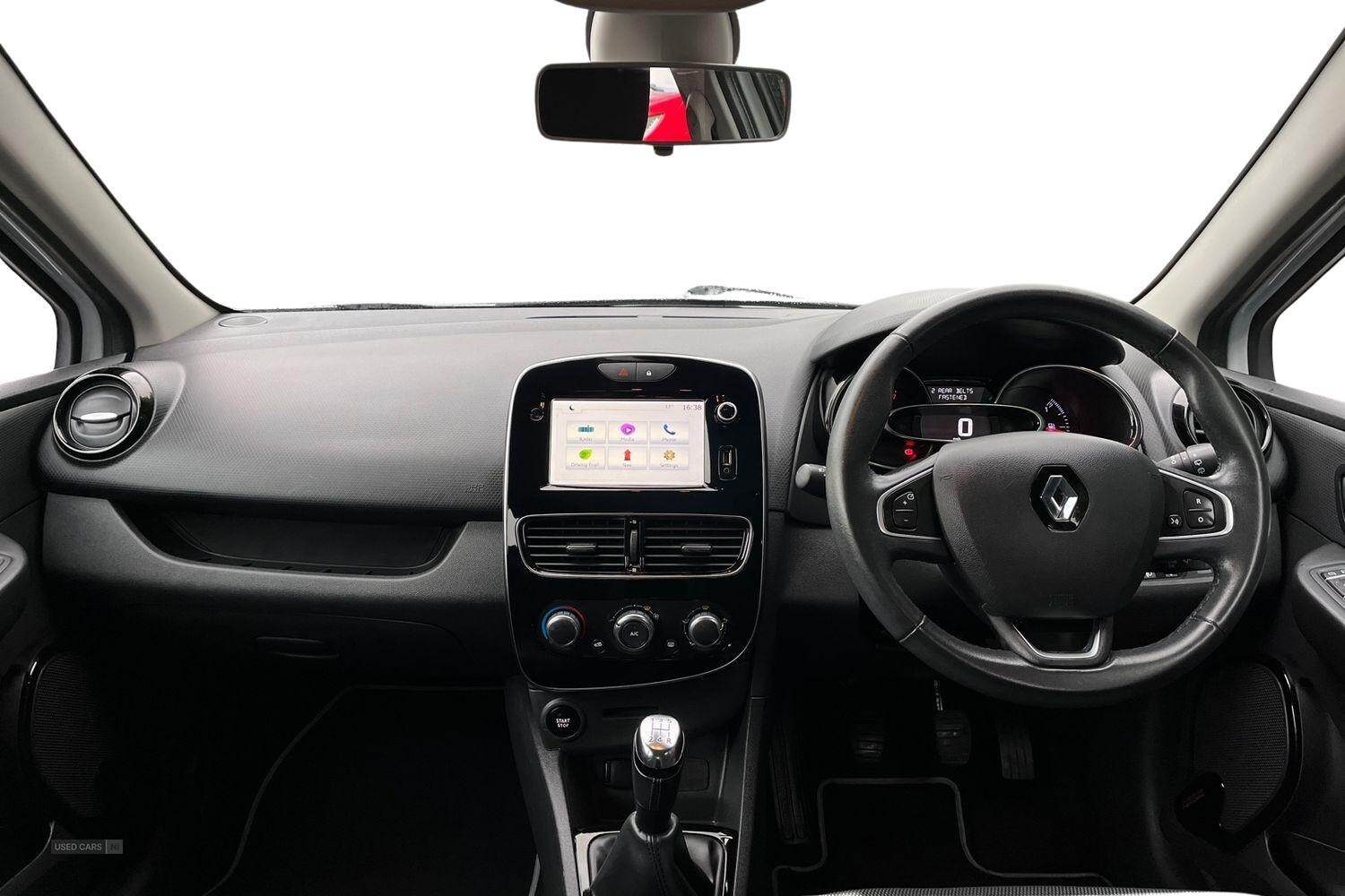 Jan 2017 Renault Clio 1.2 16V Dynamique Nav 5dr
