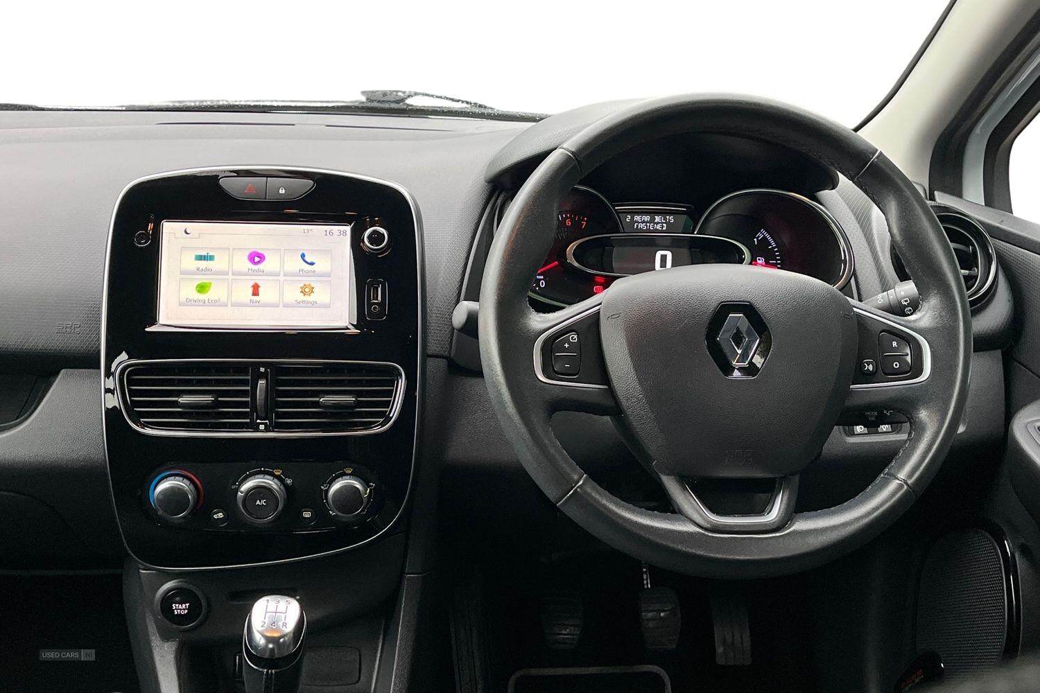 Jan 2017 Renault Clio 1.2 16V Dynamique Nav 5dr