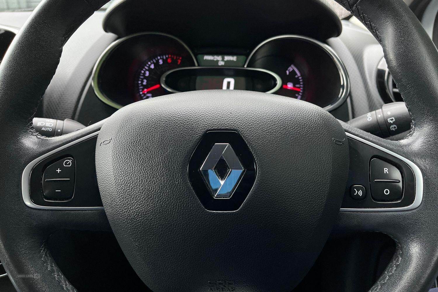 Jan 2017 Renault Clio 1.2 16V Dynamique Nav 5dr
